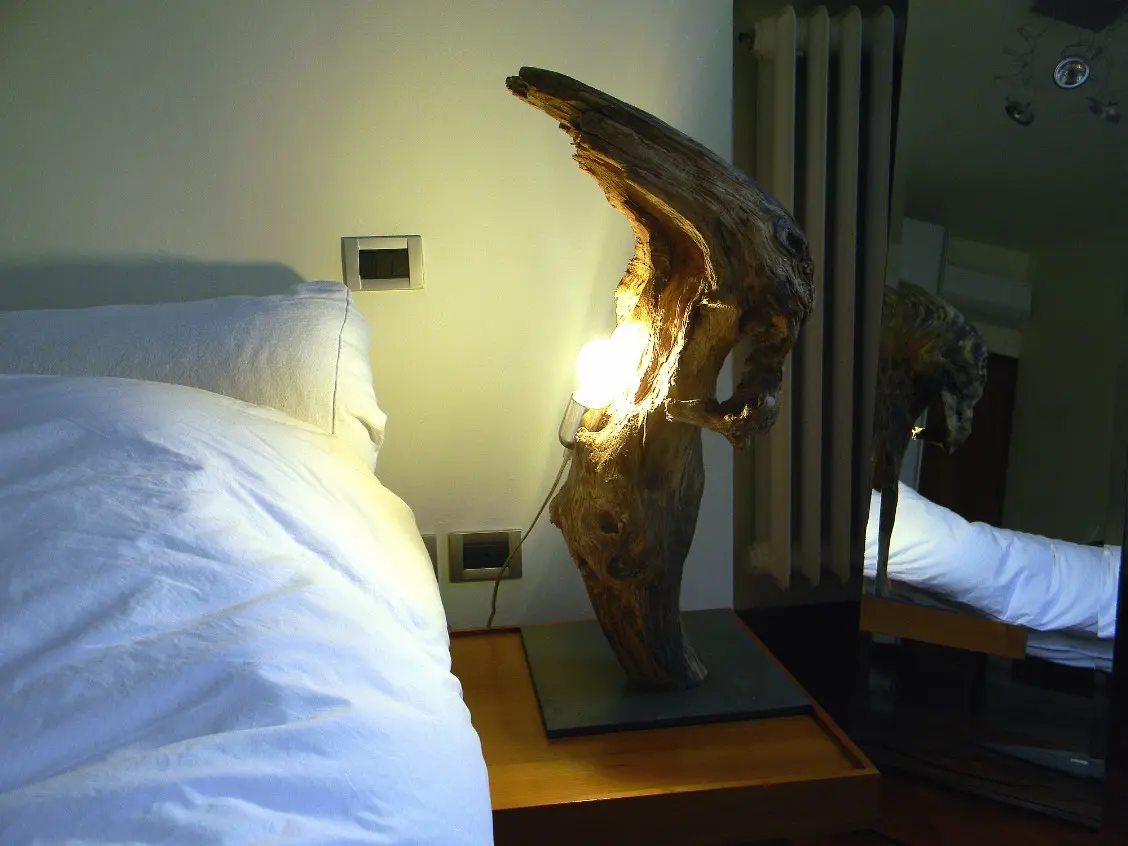 Lampada legno riciclato