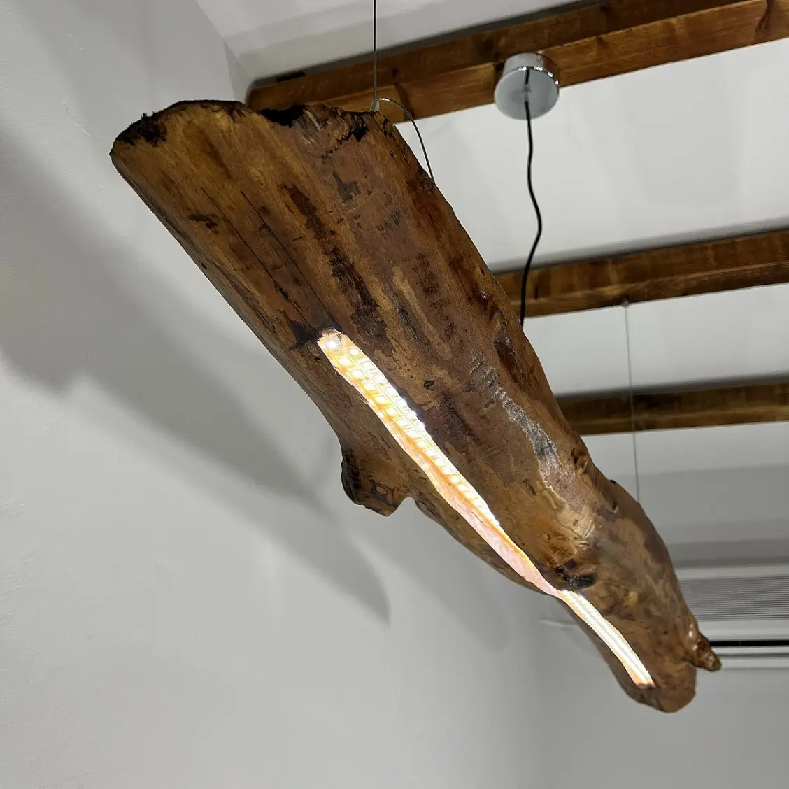 Lampada tronco di legno riciclato