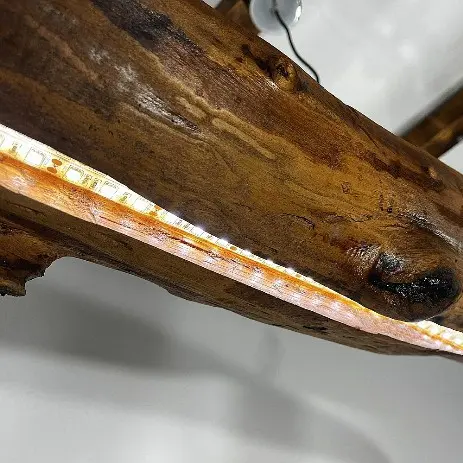 Lampada led in tronco di legno riciclato